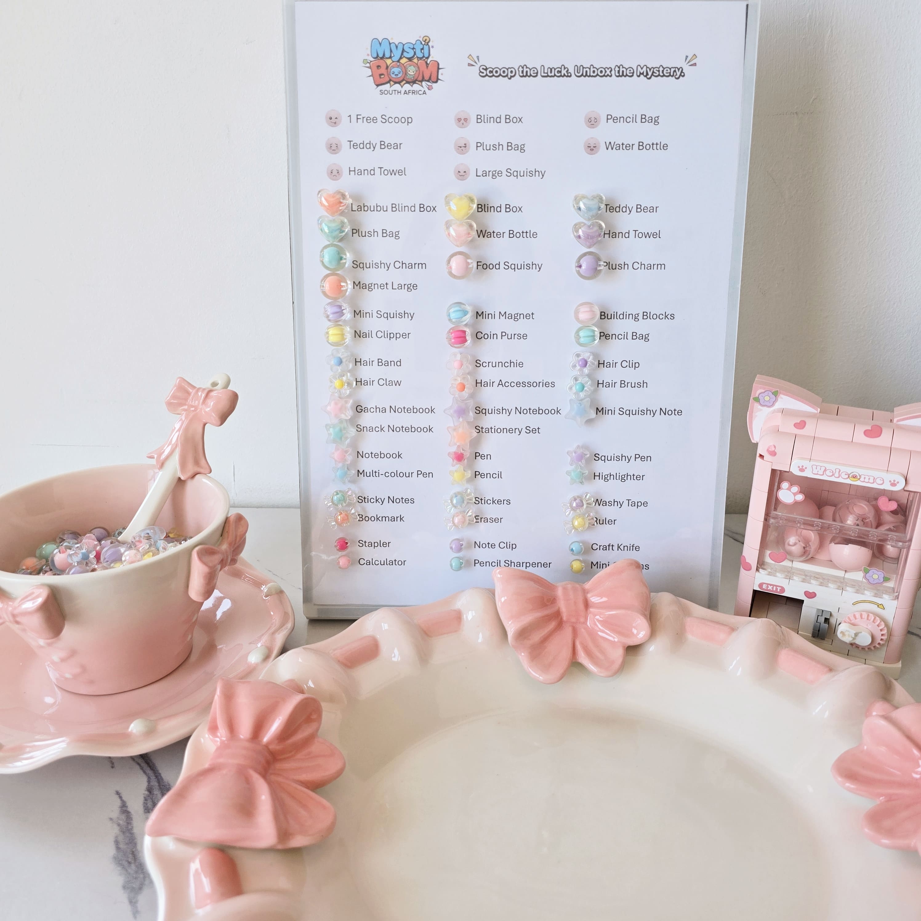 Mystery Scoop (min 20 items + FREE Delivery)